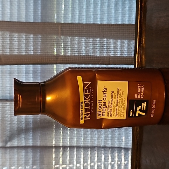4 pc. Hair care bundle - Picture 2 of 8